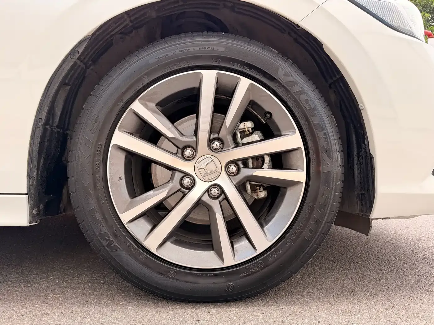 Honda Civic 180TURBO CVT Premium Edition 2024 — фото 23