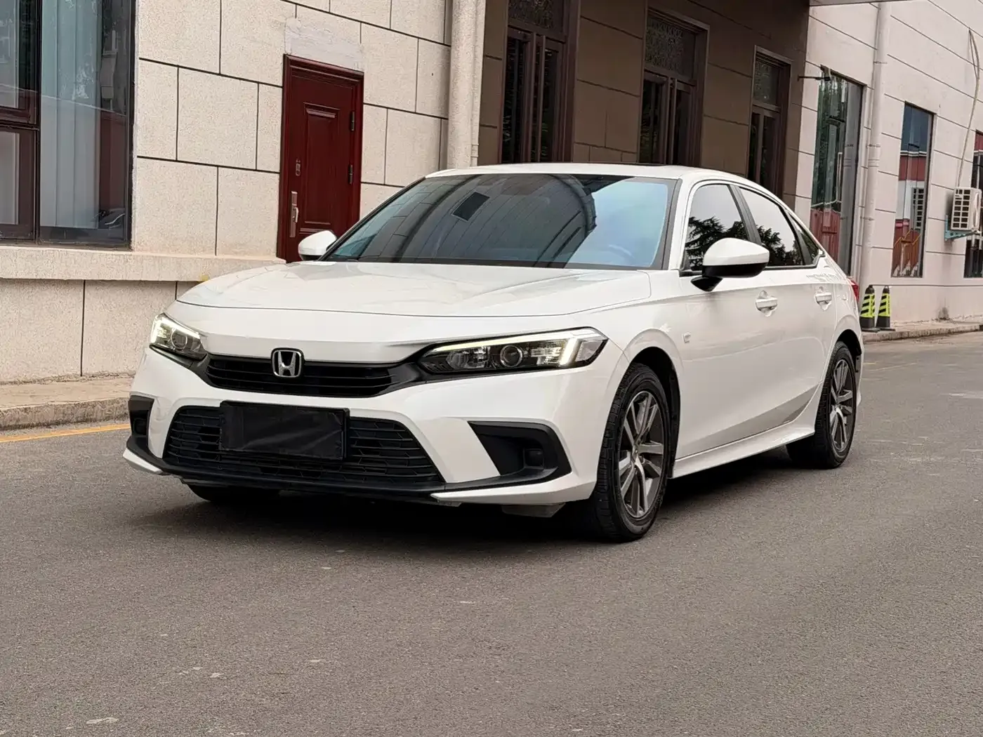 Honda Civic 180TURBO CVT Premium Edition 2024 — фото 2