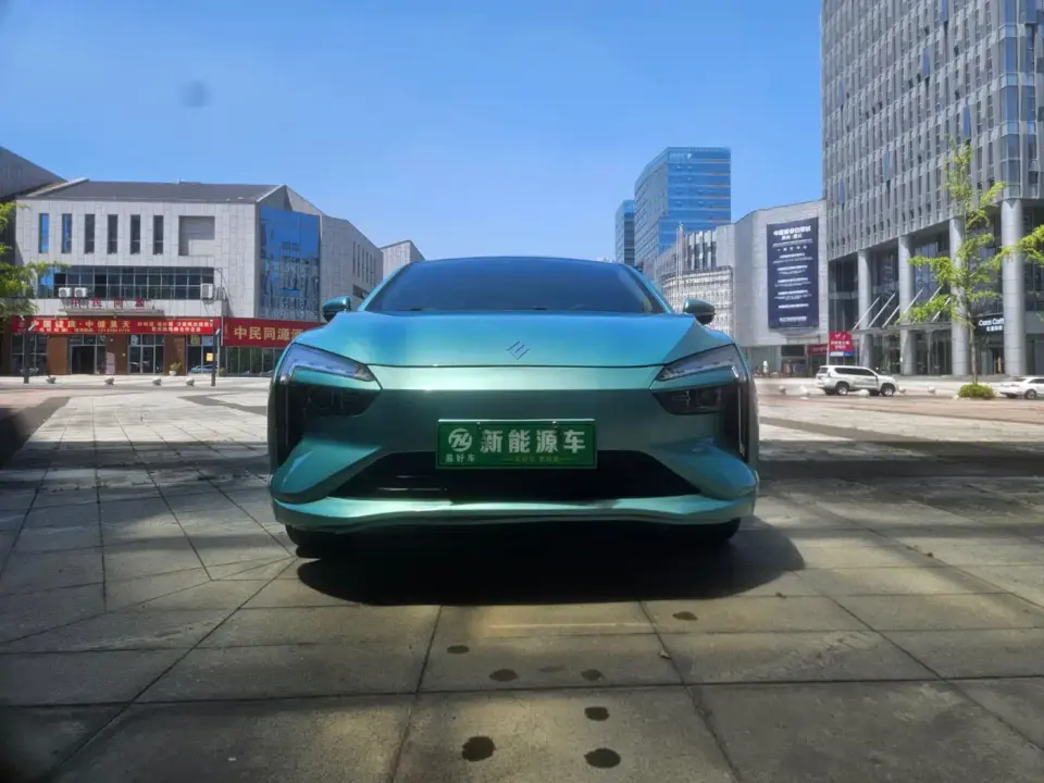 JMCG New Energy Yi 500km Shining Youth Long Range Edition 2022