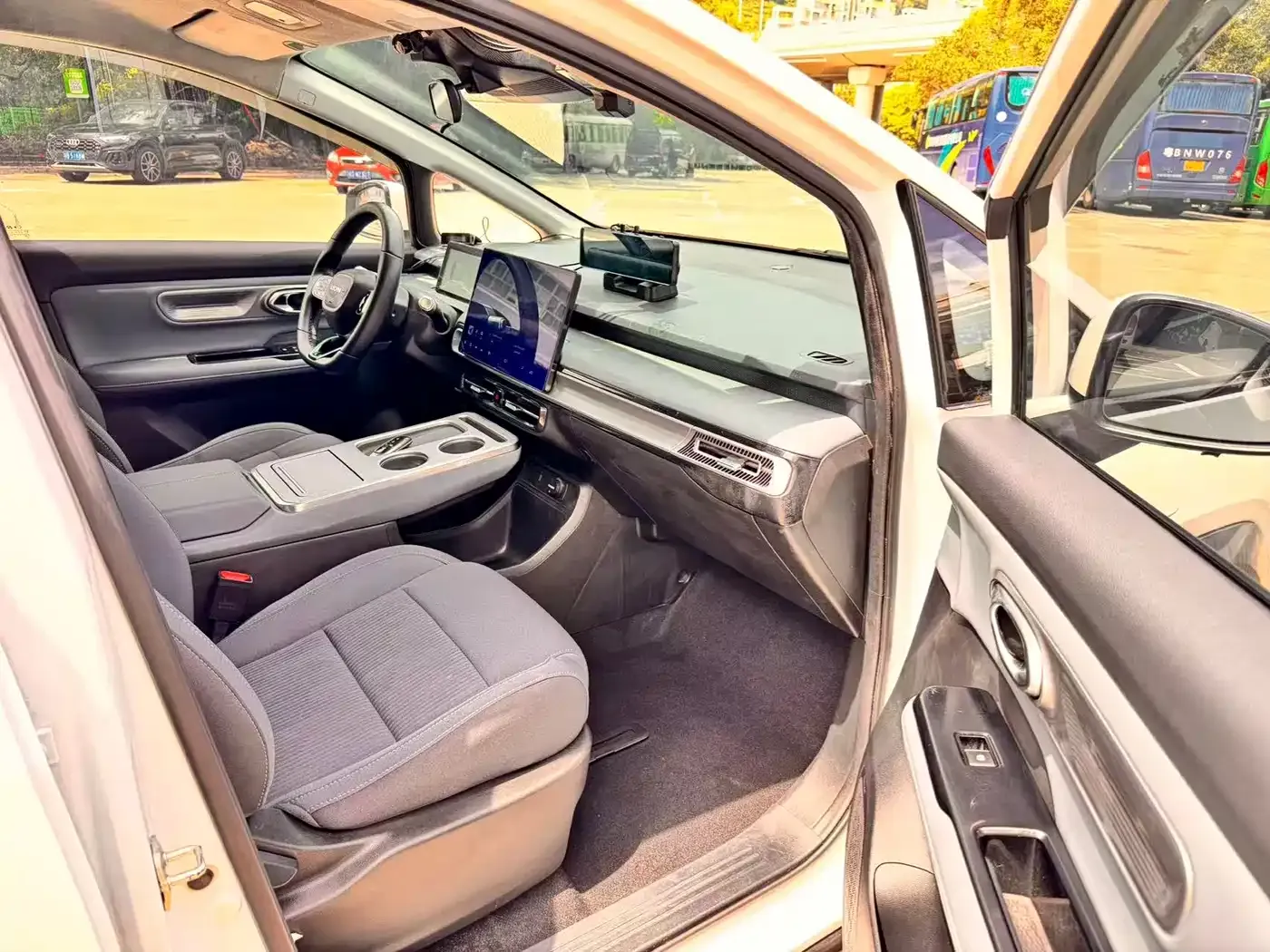 Aion Y Plus 510 Executive Enjoyment Edition 58.9kWh 2025 — фото 9