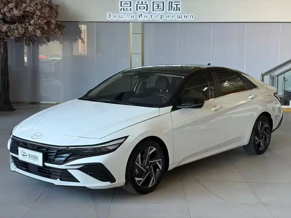 Hyundai Elantra Model 1.5L CVT LUX Premium Edition 2023