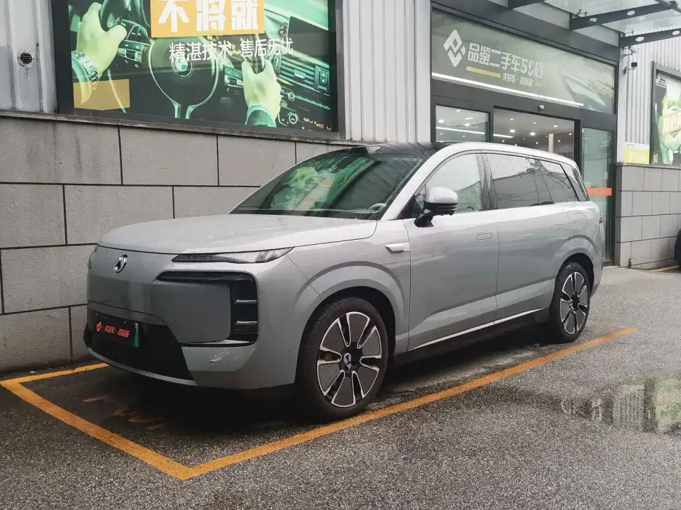 Denza N8L Standard 2025