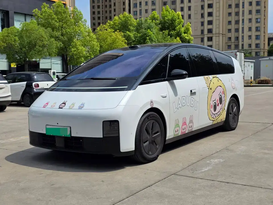 Li Auto MEGA Model Home Family Special Edition 2025
