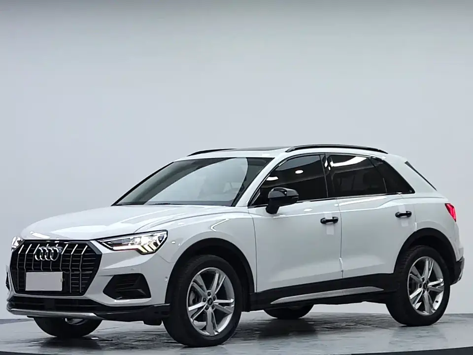 Audi Q3 35 TFSI Fashion Elegance (1.4T) 2022