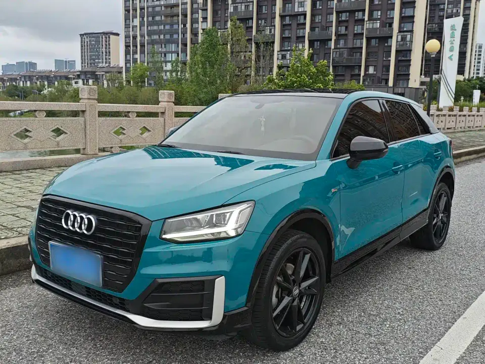 Audi Q2L Model 35 TFSI Fashion Dynamic 2021