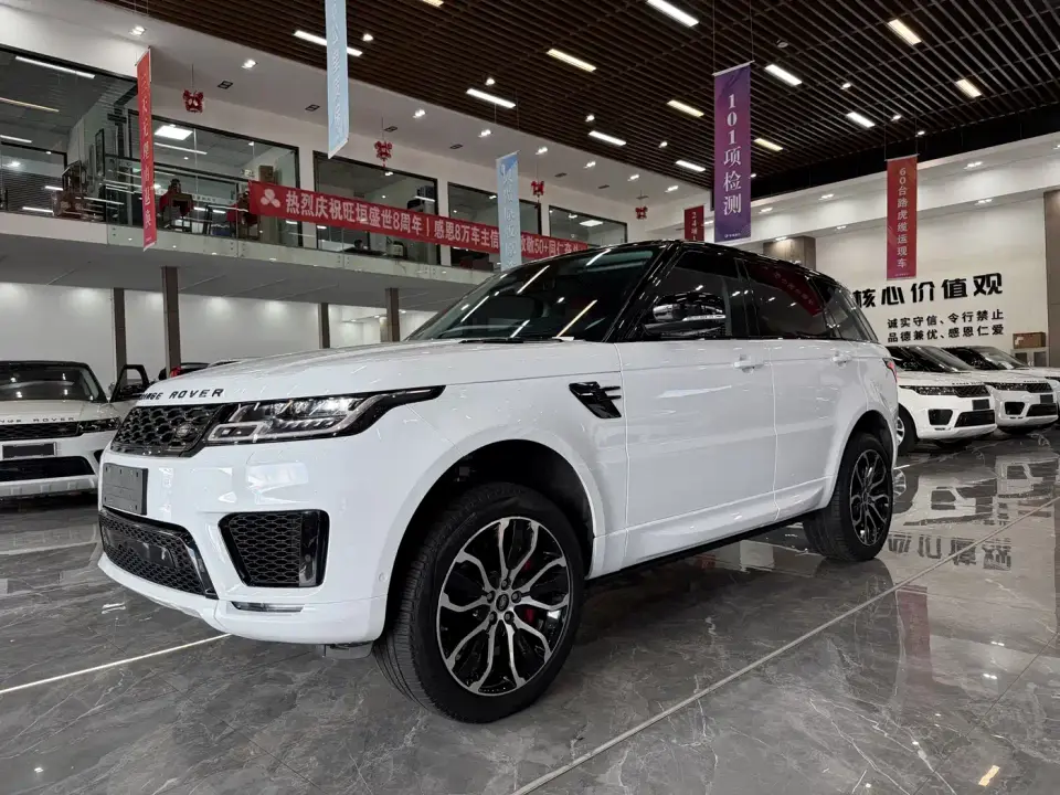 Land Rover Range Rover Sport 3.0 L6 Gloss Black Edition 2021