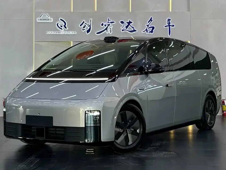 Li Auto MEGA Ultra 2025
