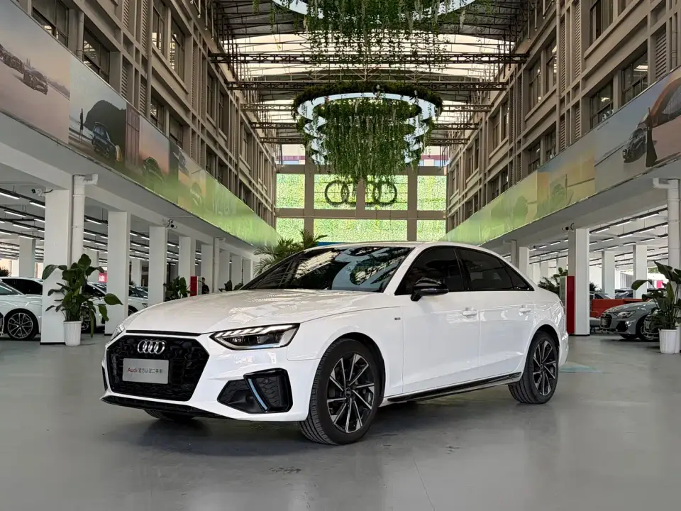 Audi A4L 40 TFSI Luxury Sport 2023