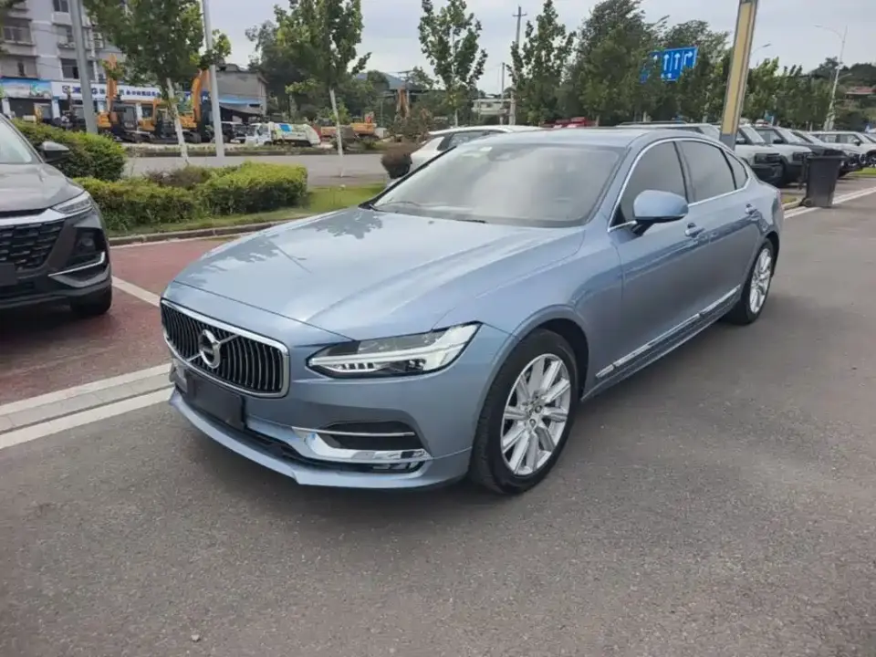 Volvo S90 T5 Momentum Luxury Edition 2020