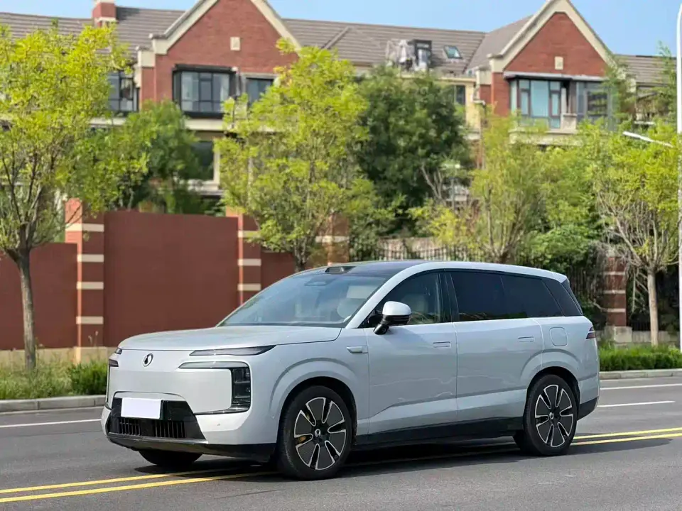 Denza N8L Standard 2025