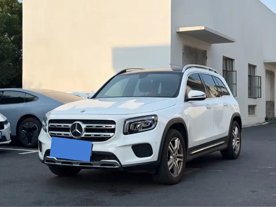 Mercedes-Benz GLB-Class Model GLB 200 Dynamic Edition 2022