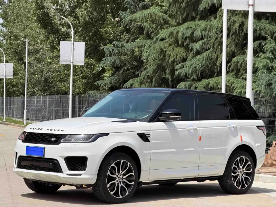 Land Rover Range Rover Sport 3.0 L6 Gloss Black Edition 2021