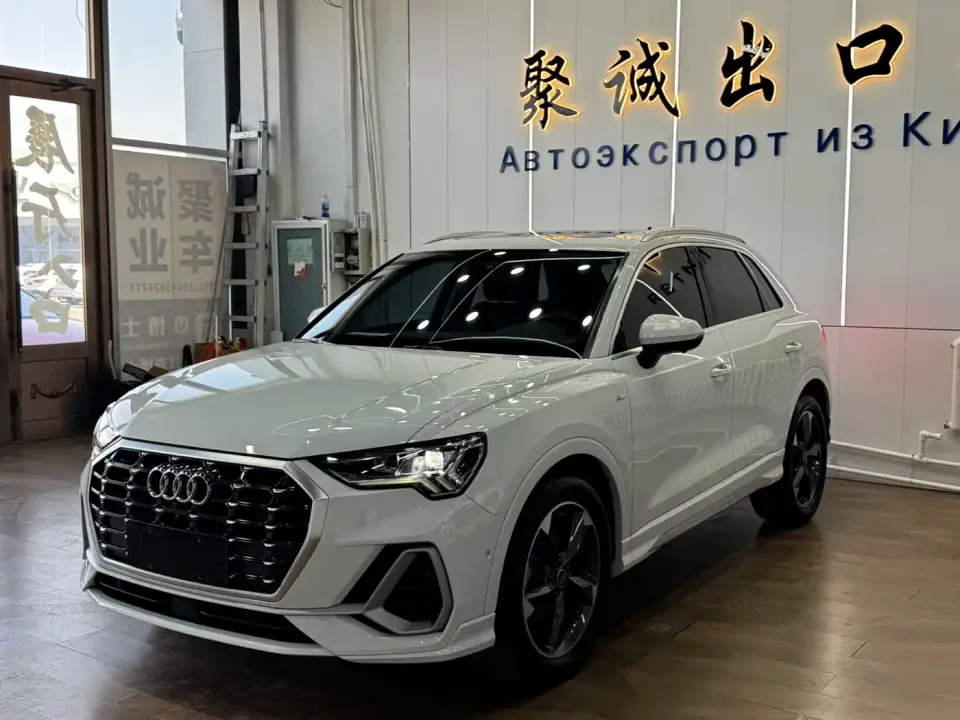 Audi Q3 35 TFSI Fashion Dynamic (1.4T) 2022