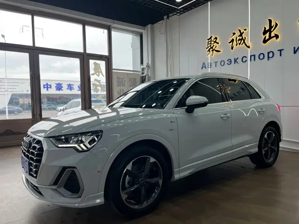 Audi Q3 35 TFSI Fashion Dynamic (1.4T) 2023