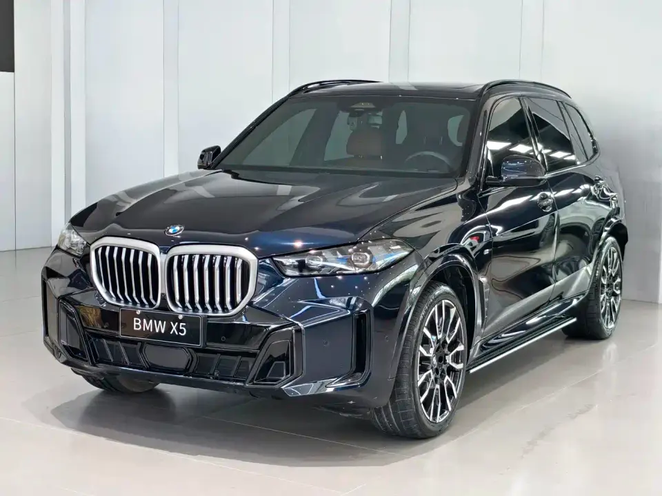 BMW X5 xDrive 40Li M Sport Black Night Package 2024