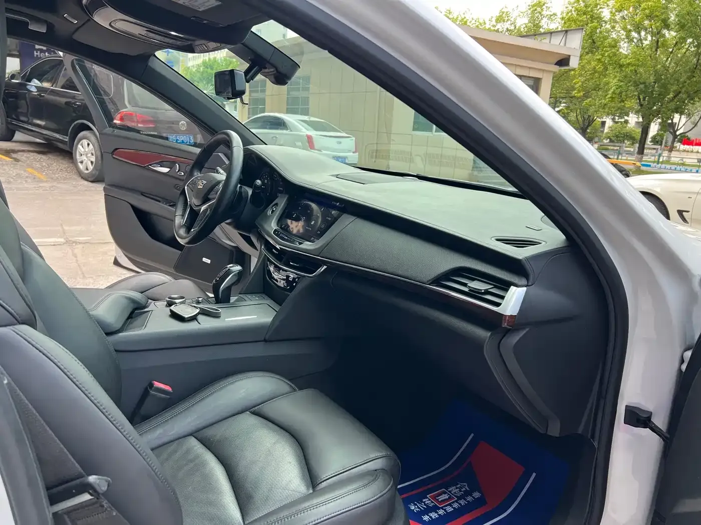 Cadillac CT6 28T Elite Model 2019 — фото 15