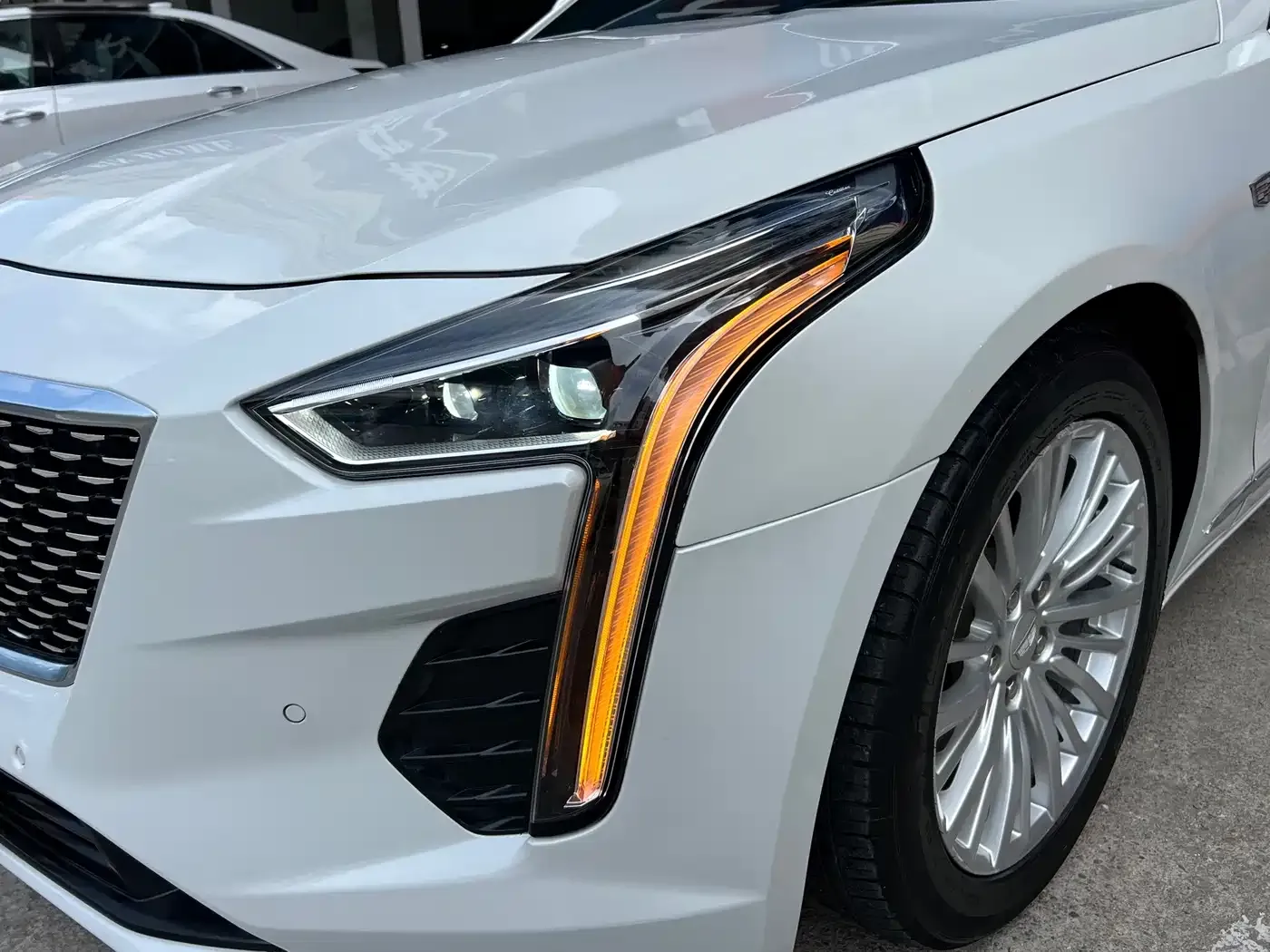 Cadillac CT6 28T Elite Model 2019 — фото 19