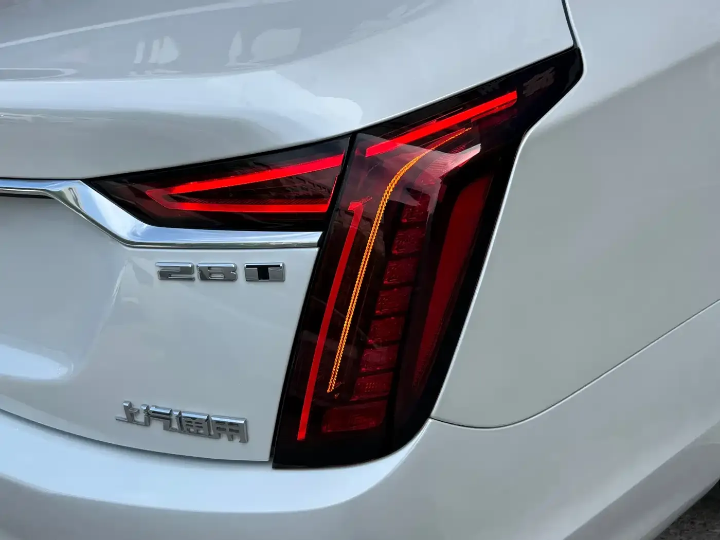 Cadillac CT6 28T Elite Model 2019 — фото 10