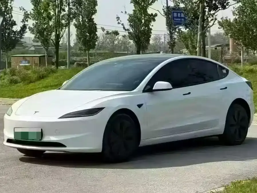 Tesla Model 3 Model Year Facelift Rear-Wheel Drive 2025