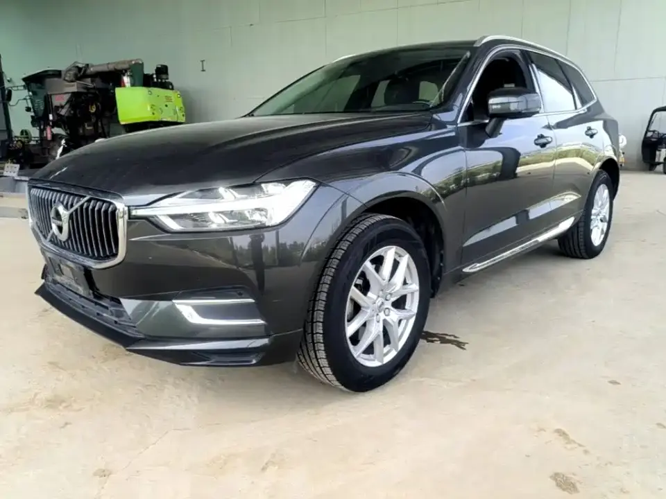 Volvo XC60 T5 4WD Intelligent Ease China VI 2019