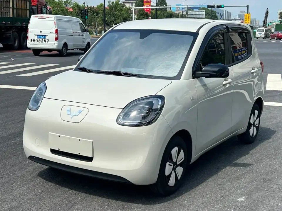 Wuling Motors Hongguang MINIEV 4-Door Advanced 2025