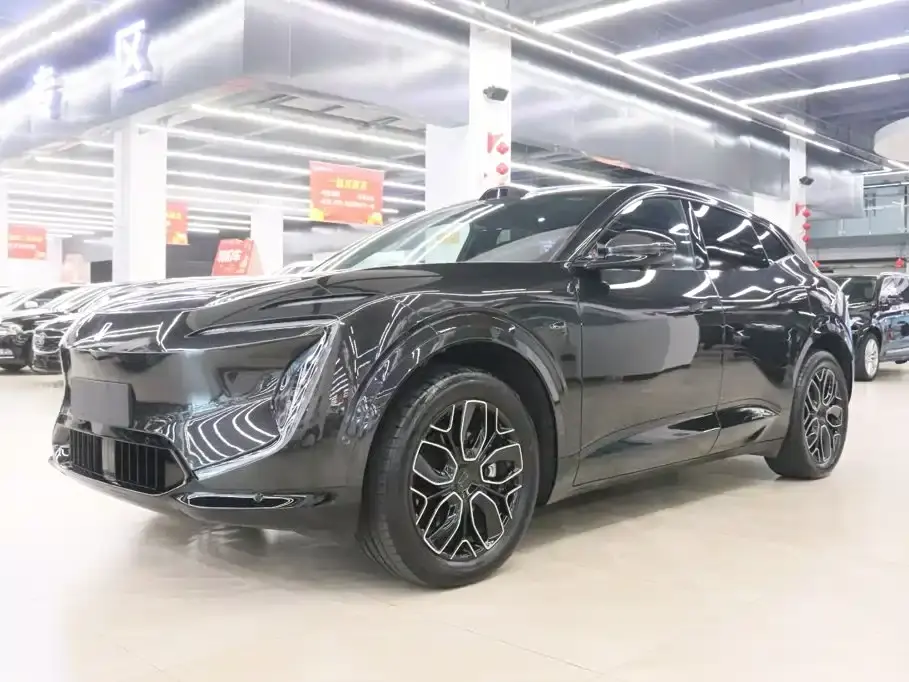 Avatr 07 model Ultra EV AWD 2025