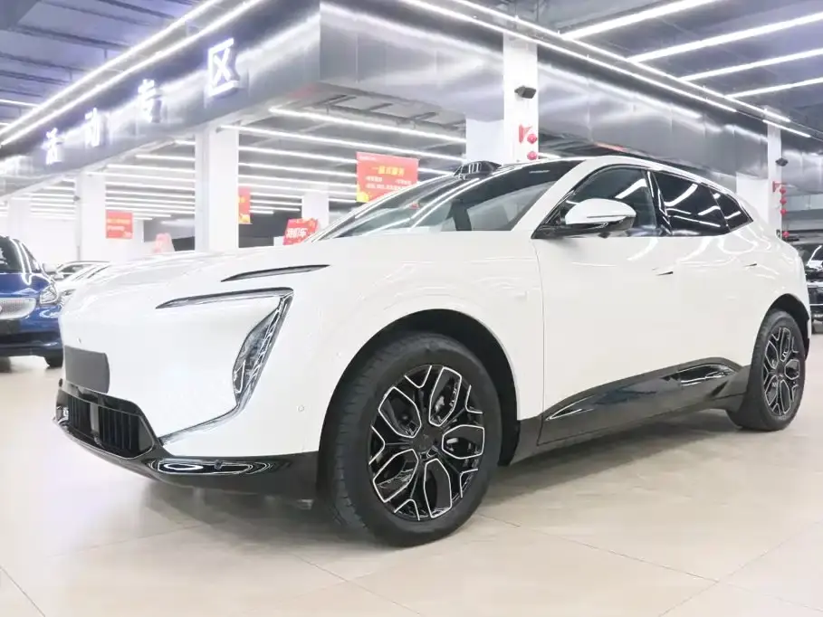 Avatr 07 model Ultra EV AWD 2025