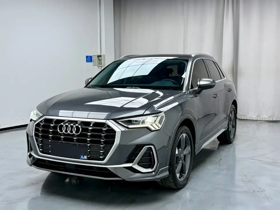 Audi Q3 35 TFSI Fashion Dynamic (1.4T) 2023