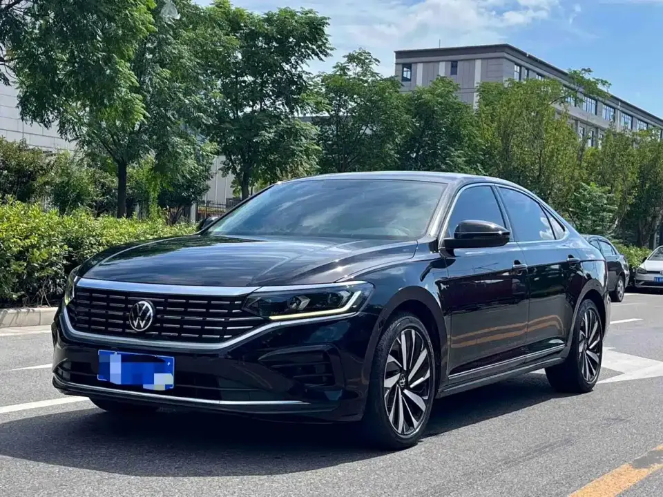 Volkswagen Passat 330TSI Starlight Elite Edition 2022