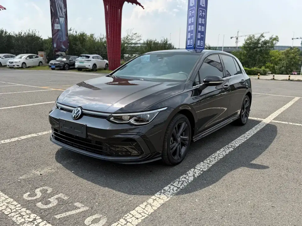 Volkswagen Golf Model 280TSI DSG R-Line 2023