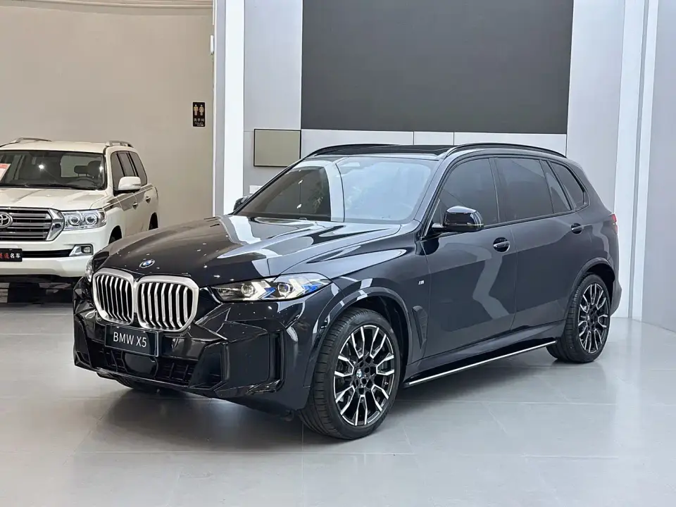 BMW X5 xDrive 40Li M Sport Black Night Package 2024