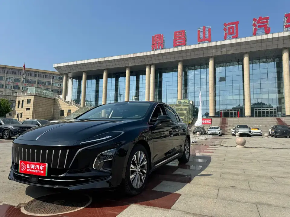 Hongqi E-QM5 431km Charging Enjoyment Edition 2022