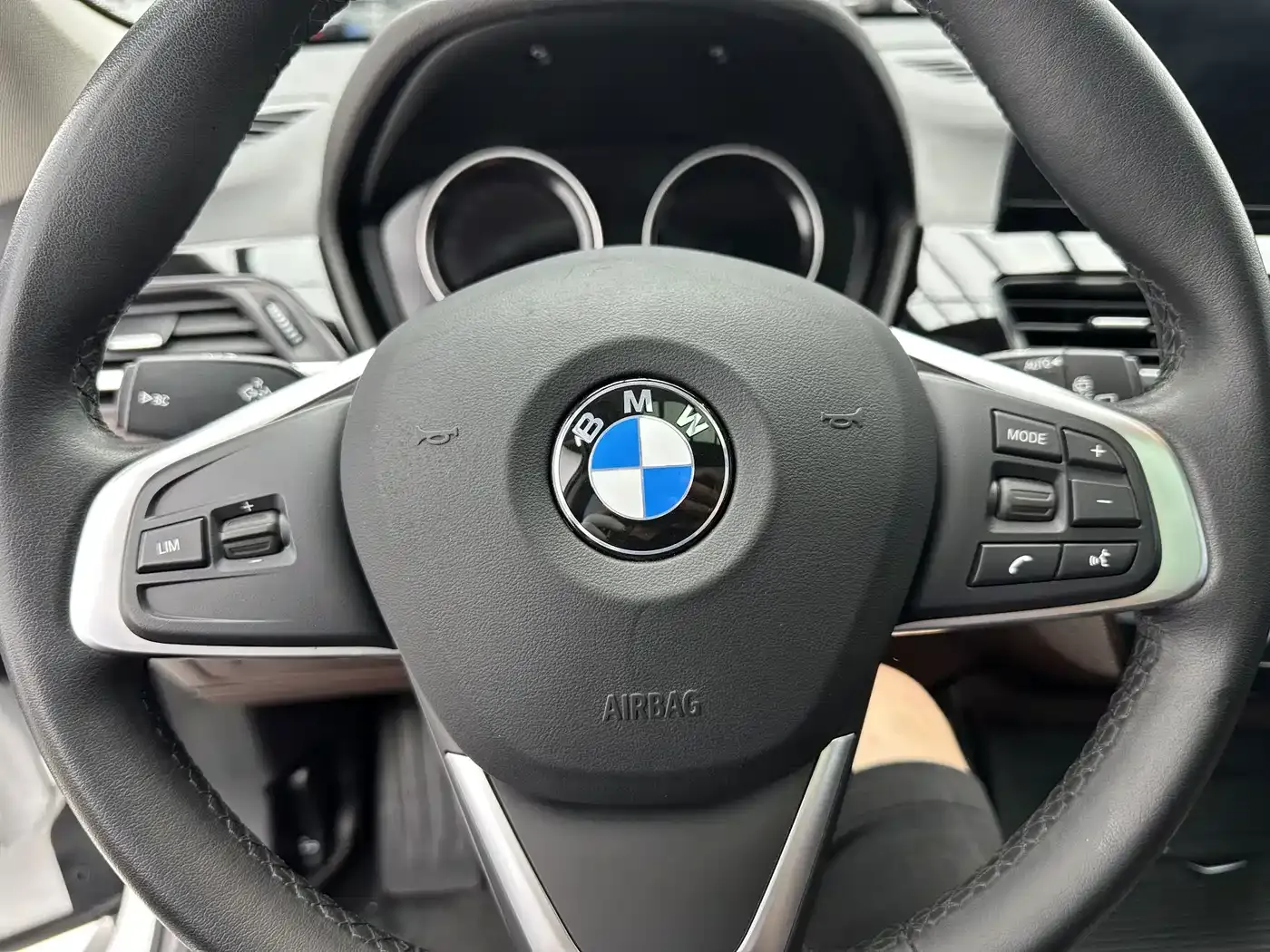 BMW X1 sDrive20Li Fashion 2023 — фото 13