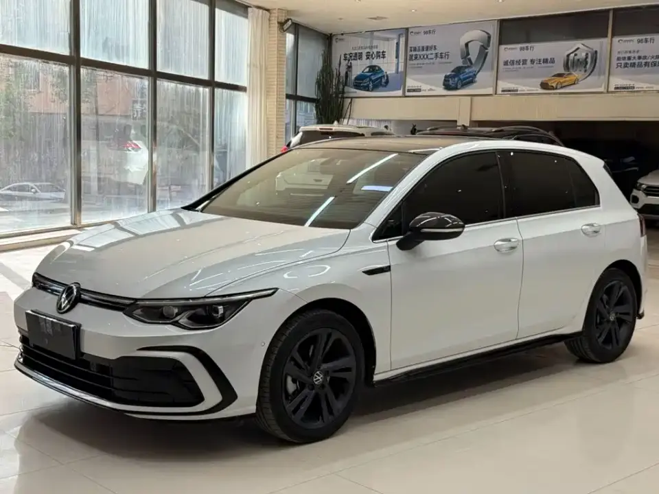 Volkswagen Golf Model 280TSI DSG R-Line 2024