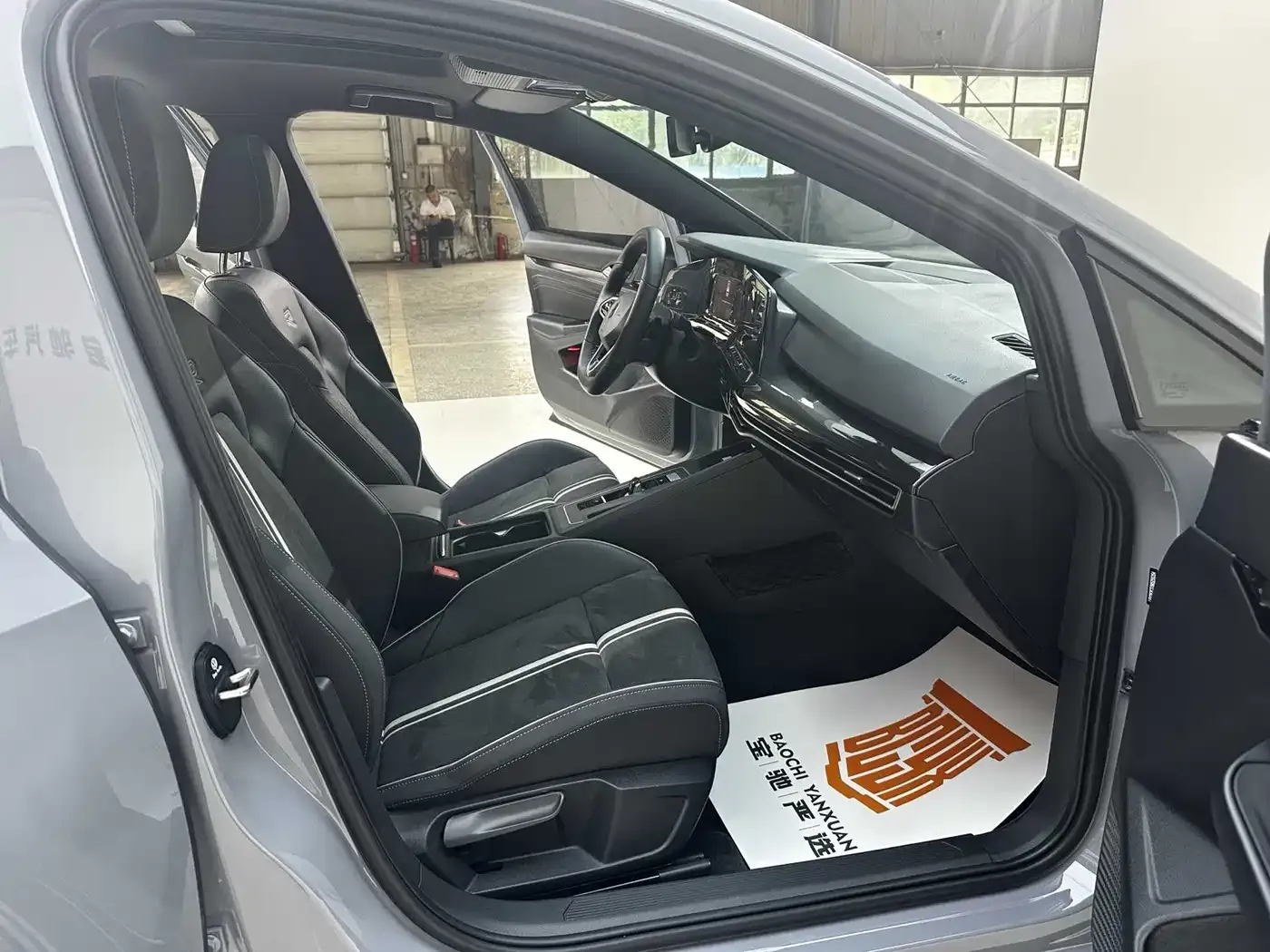Volkswagen Golf 280TSI DSG R-Line 2022 — фото 24
