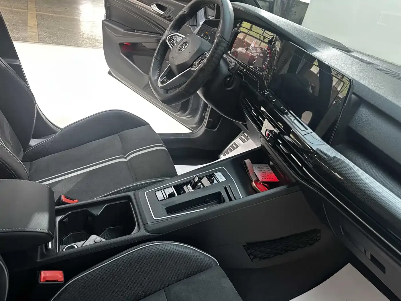 Volkswagen Golf 280TSI DSG R-Line 2022 — фото 14