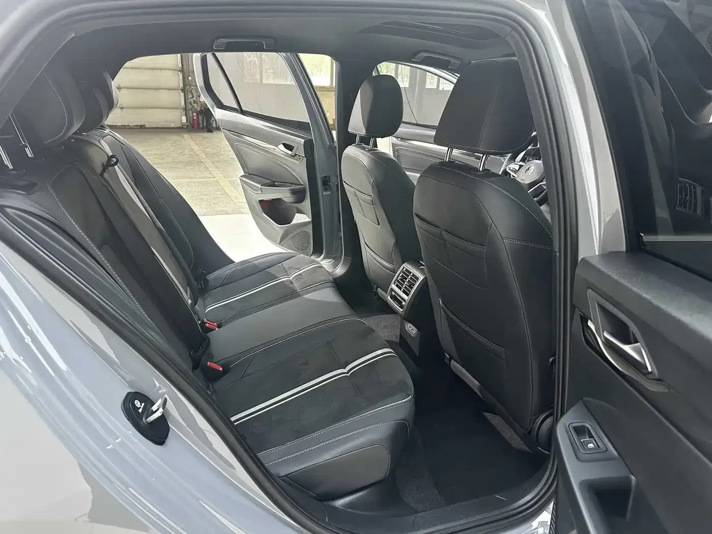 Volkswagen Golf 280TSI DSG R-Line 2022 — фото 23