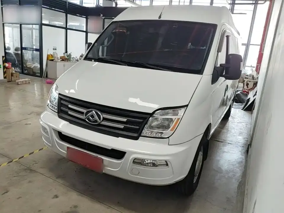 SAIC Maxus Xintu V80 2.0T Manual Classic Aoyun Long Wheelbase Medium Roof 6/7/8/9 Seats 2023