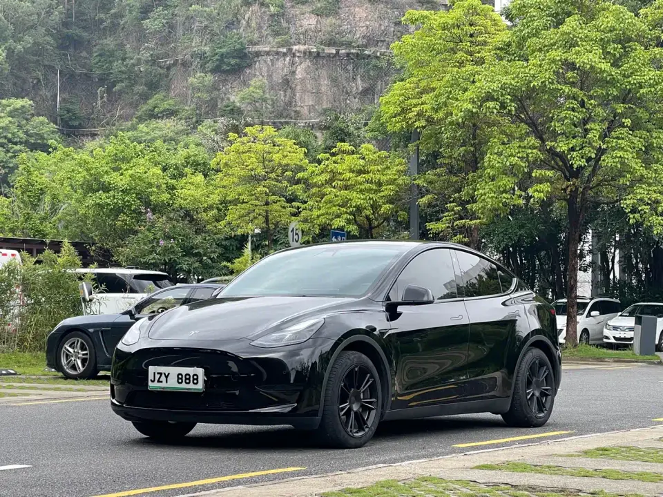 Tesla Model Y Facelift Rear-Wheel Drive Version 2023