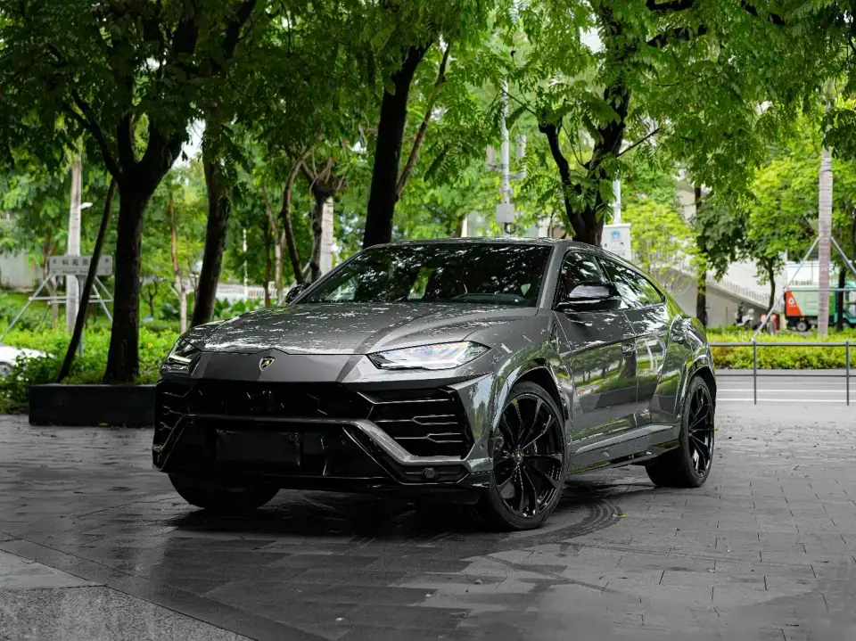Lamborghini Urus 4.0T V8 2021