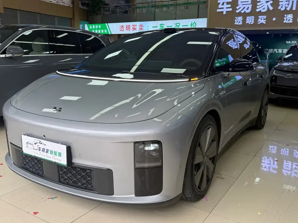 Li Auto i6 4WD Base Model 2025