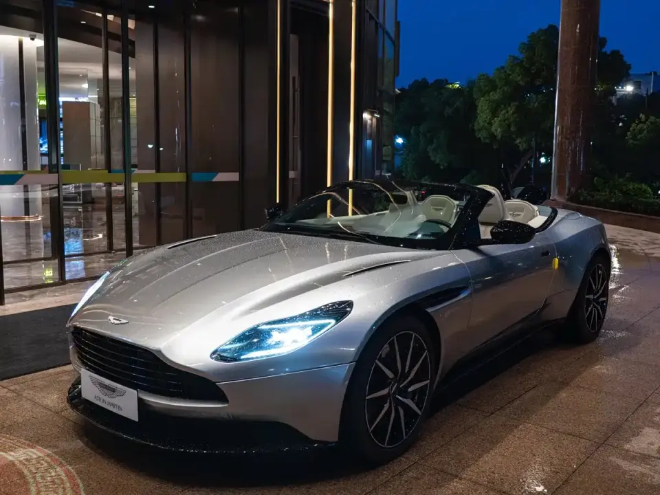Aston Martin DB11 4.0T V8 Volante 2023
