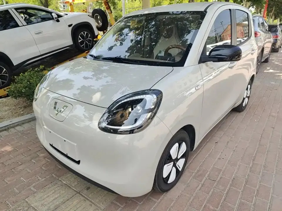 Wuling Motors Hongguang MINIEV 4-Door Advanced 2025
