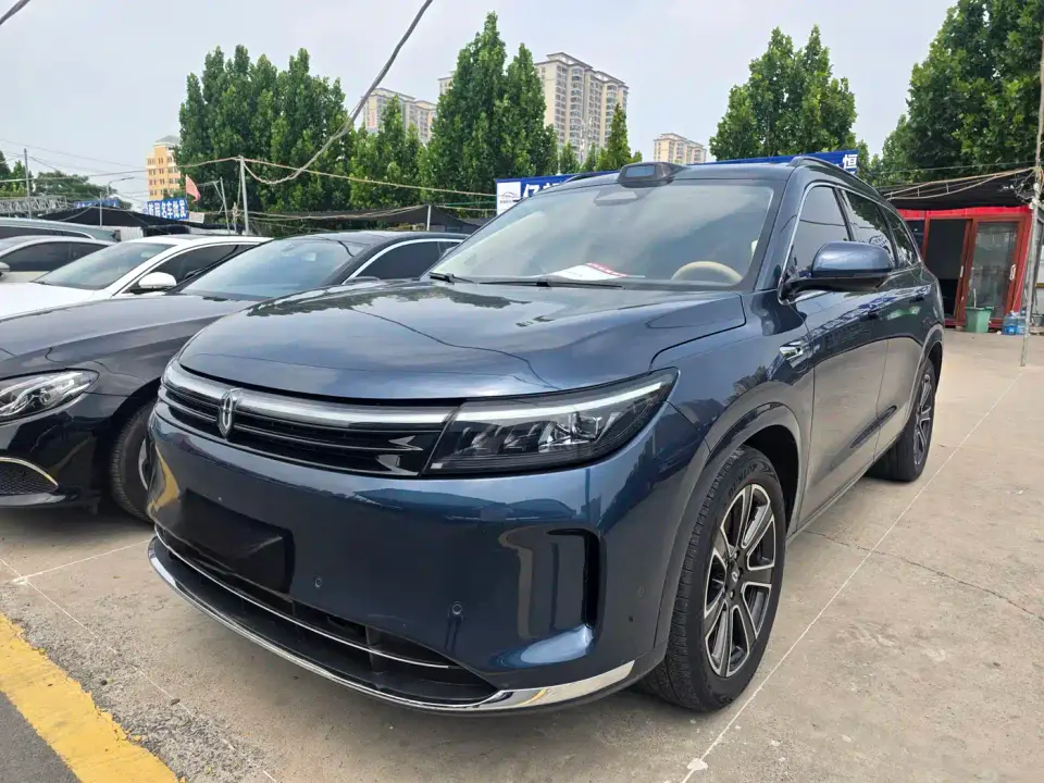 AITO Wenjie AITO M7 1.5T Smart Drive 4WD Ultra 6-seater 2024