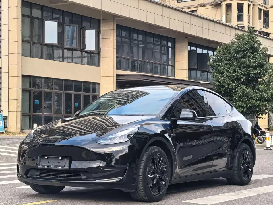 Tesla Model Y Facelift Rear-Wheel Drive Version 2023