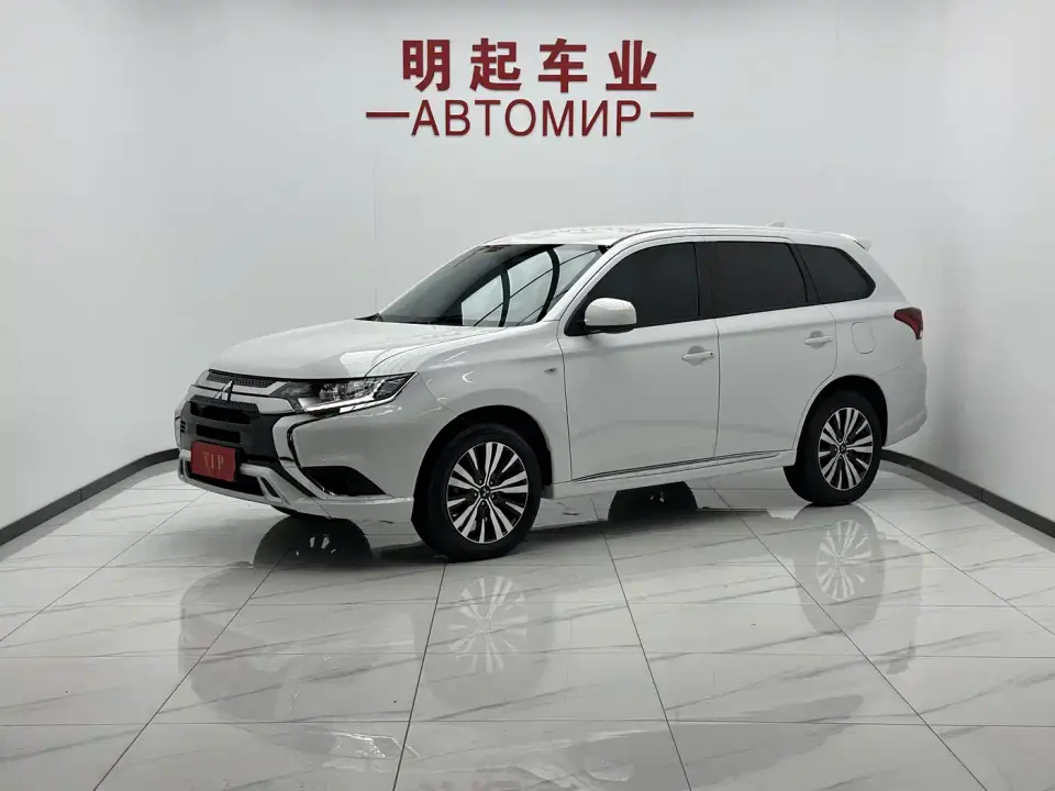 Mitsubishi Outlander Facelift 2.0L 2WD Comfort Edition 5-Seater 2023