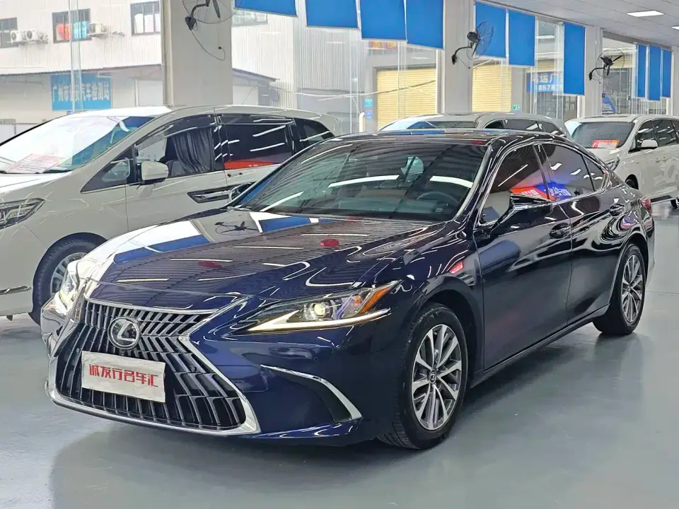 Lexus ES 200 Excellence Edition 2023