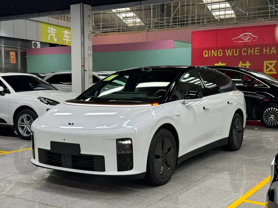 Li Auto i6 2WD Base Model 2026