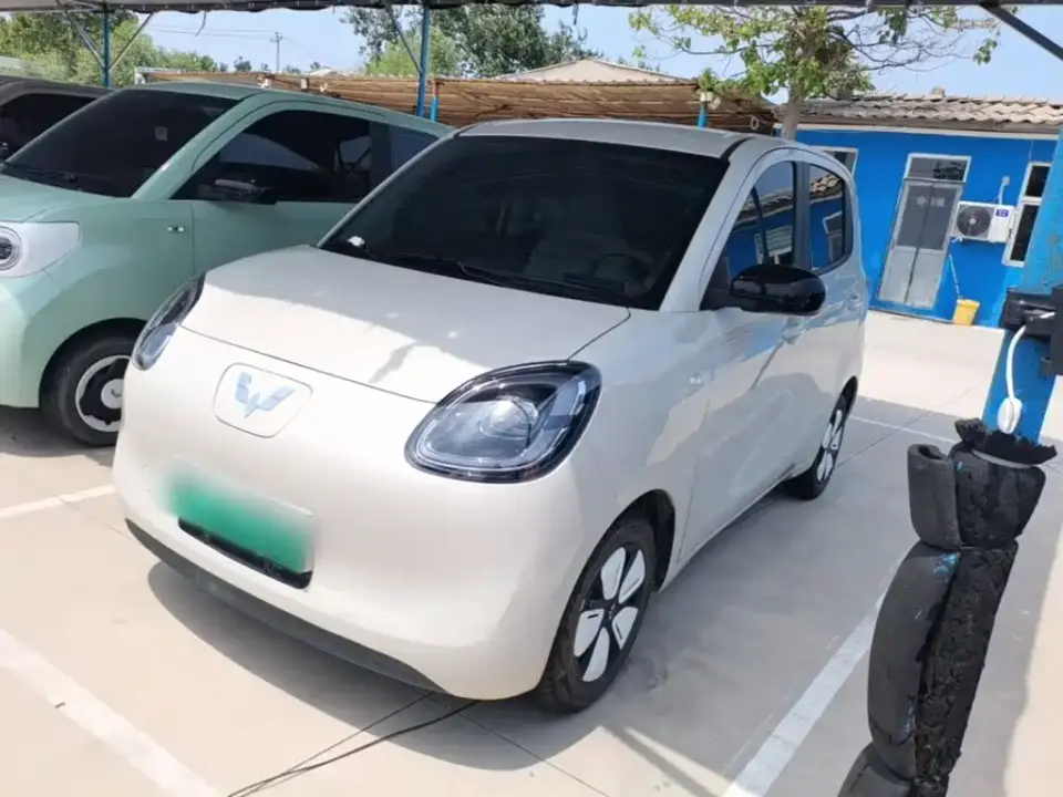 Wuling Motors Hongguang MINIEV 4-Door Advanced 2025