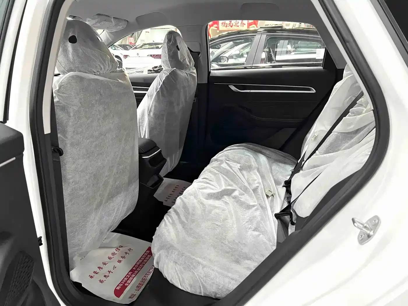 Geely Emgrand 4th Generation 1.5L CVT Starlight Edition 2026 — фото 10